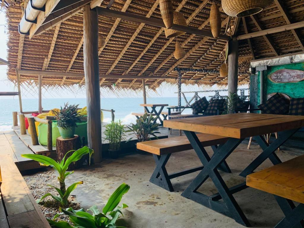 Backpack Beach Hostel & Reggae Bar Bussa Extérieur photo