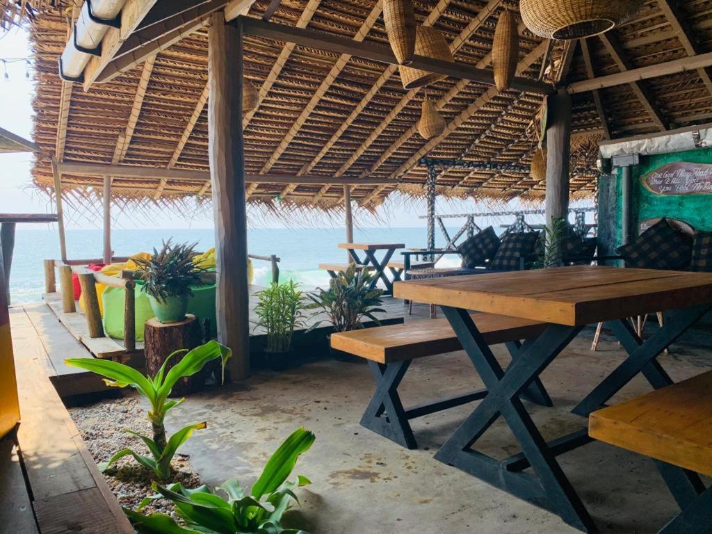 Backpack Beach Hostel & Reggae Bar Bussa Extérieur photo