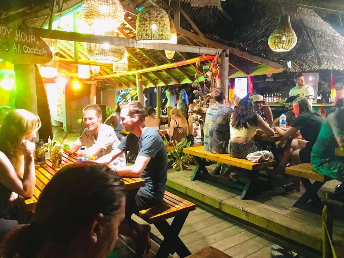 Backpack Beach Hostel & Reggae Bar Bussa Extérieur photo
