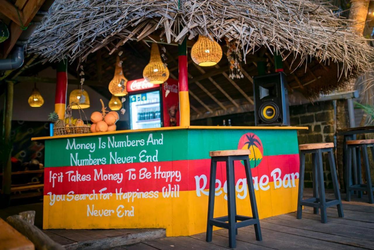 Backpack Beach Hostel & Reggae Bar Bussa Extérieur photo