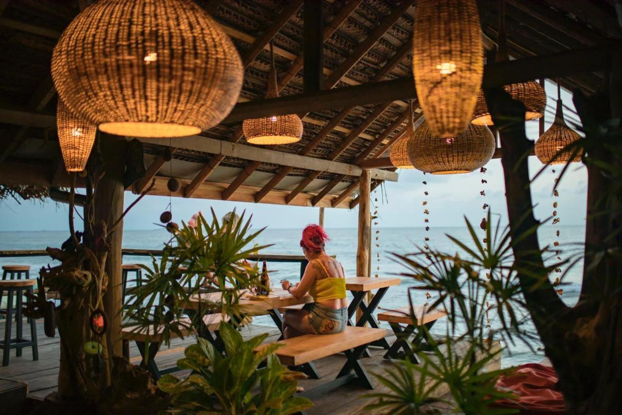 Backpack Beach Hostel & Reggae Bar Bussa Extérieur photo