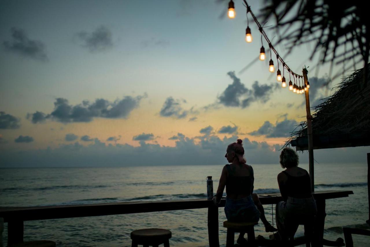 Backpack Beach Hostel & Reggae Bar Bussa Extérieur photo