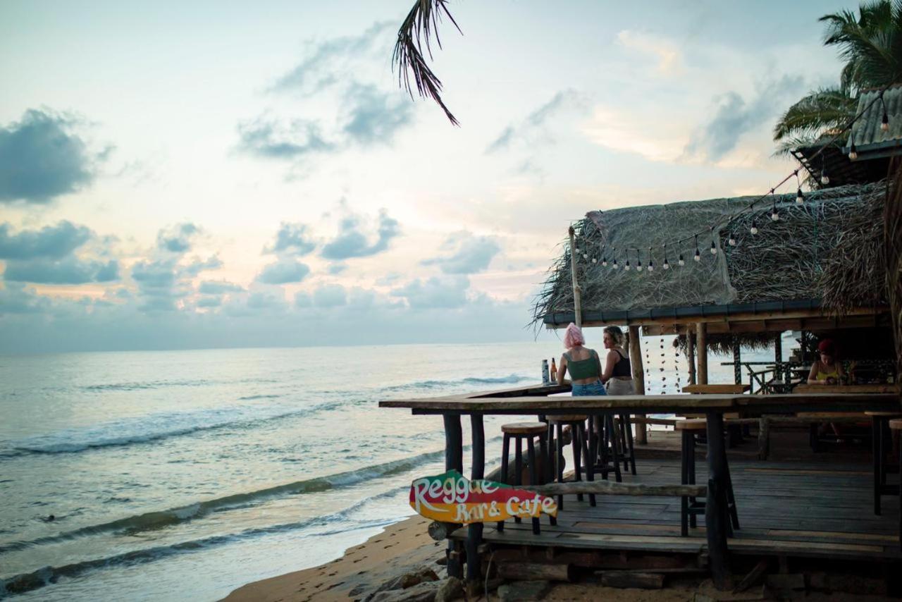 Backpack Beach Hostel & Reggae Bar Bussa Extérieur photo