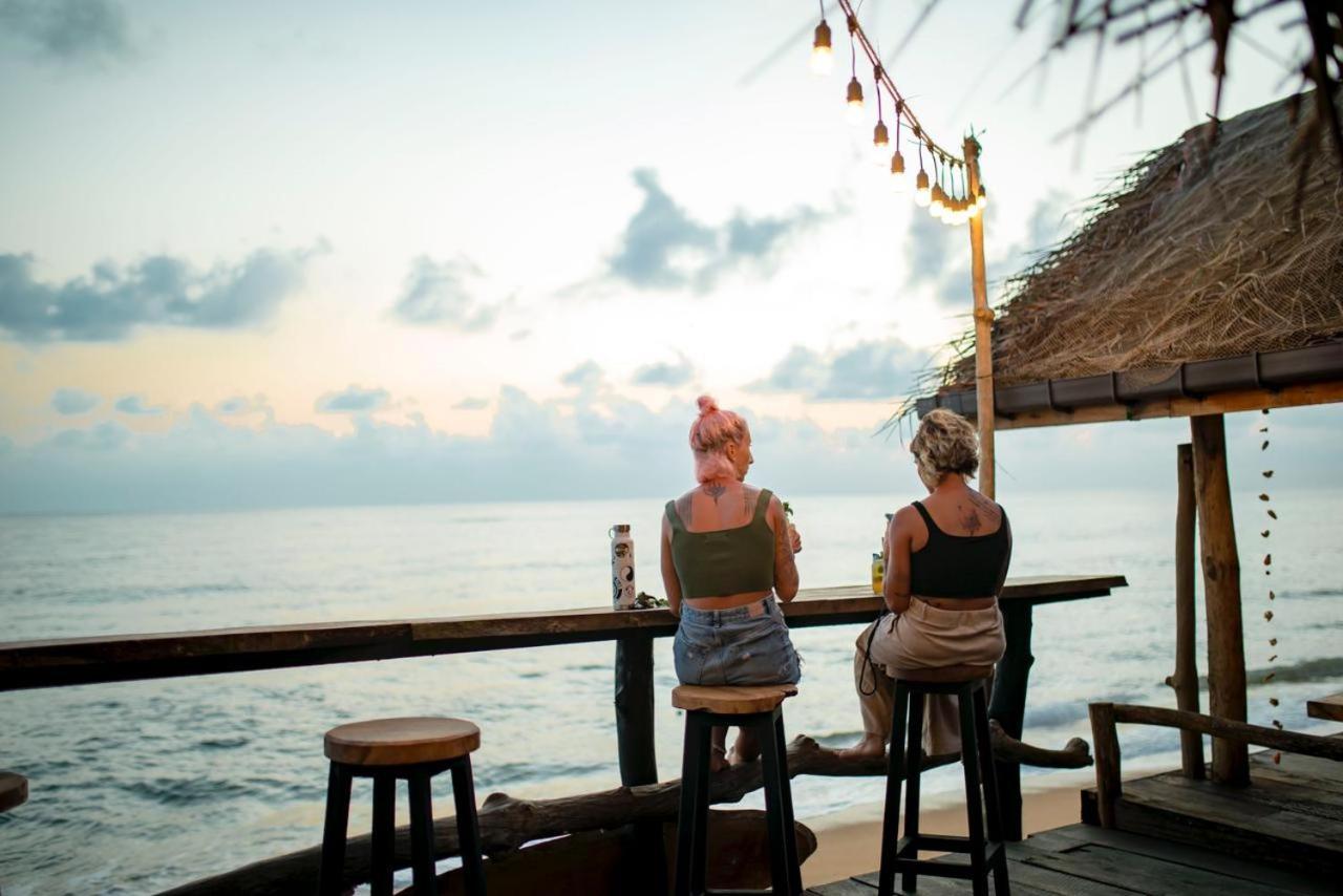 Backpack Beach Hostel & Reggae Bar Bussa Extérieur photo