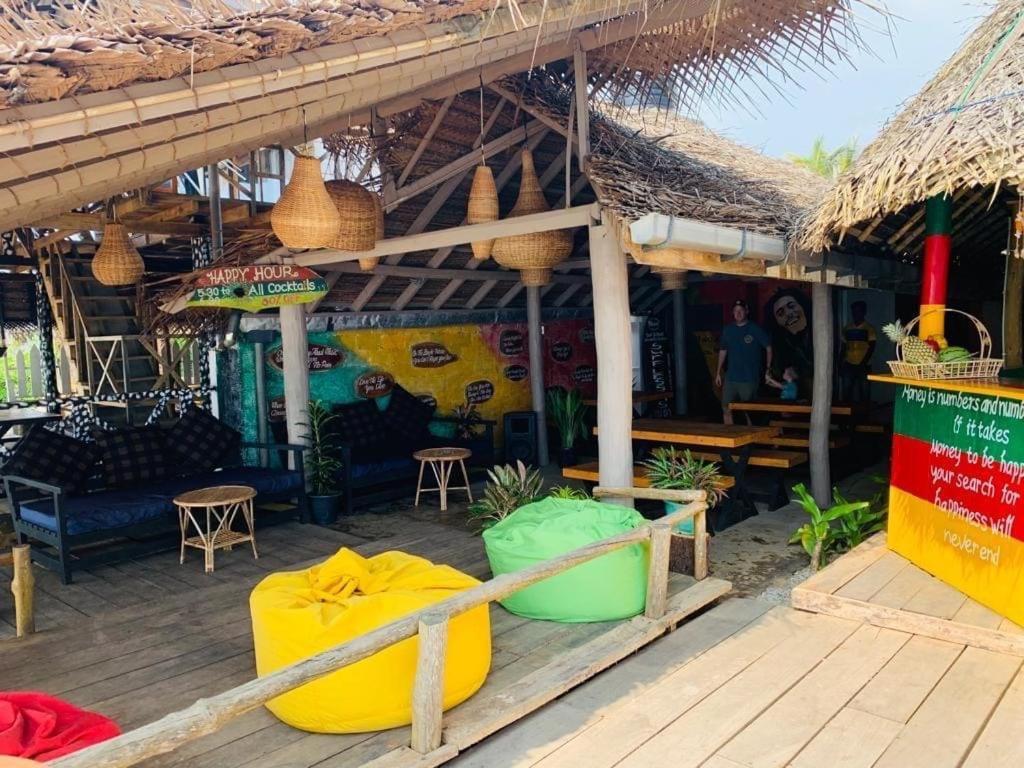 Backpack Beach Hostel & Reggae Bar Bussa Extérieur photo