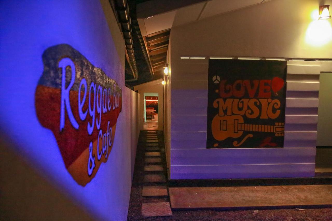 Backpack Beach Hostel & Reggae Bar Bussa Extérieur photo