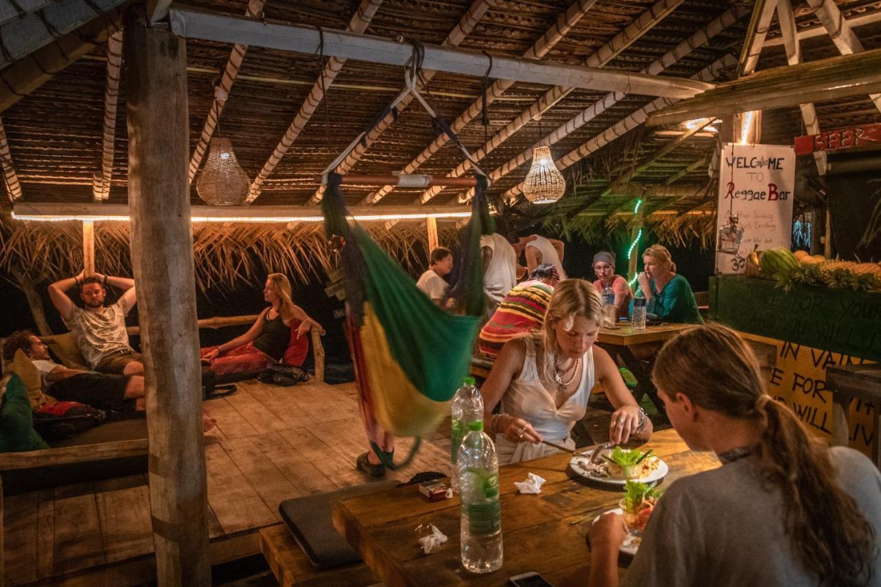 Backpack Beach Hostel & Reggae Bar Bussa Extérieur photo