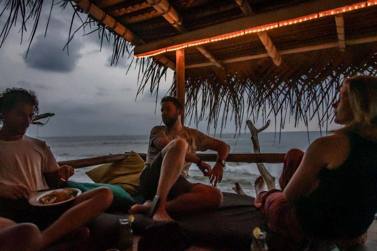 Backpack Beach Hostel & Reggae Bar Bussa Extérieur photo