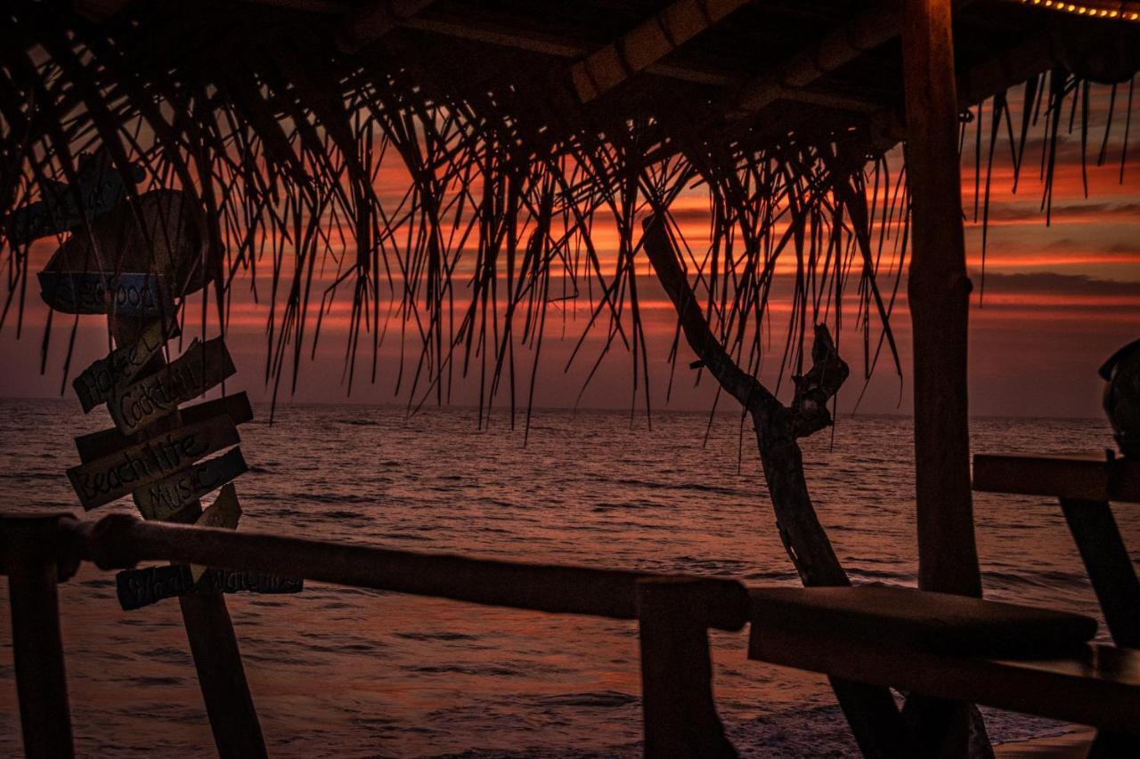 Backpack Beach Hostel & Reggae Bar Bussa Extérieur photo